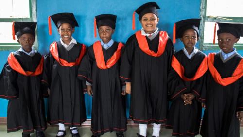 Graduands-group-photo-1-1024x576